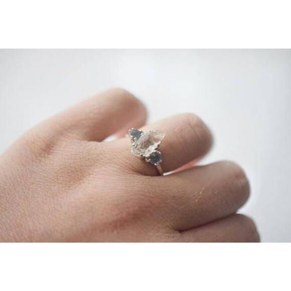 Montana Sapphire and Lake county diamond ring - Picture 1 of 5